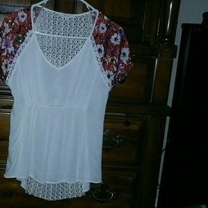 Miss Me floral cap sleeve top size large